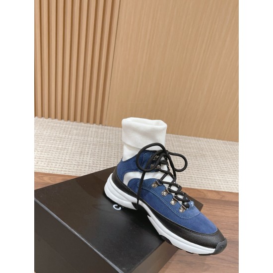CHANEL Sneakers