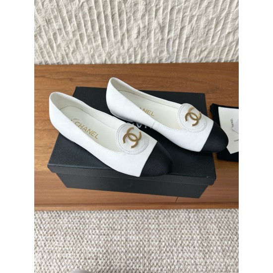CHANEL Loafers