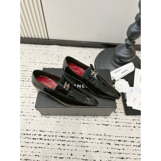 CHANEL Pumps and Slingbacks