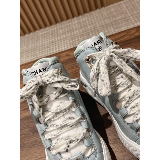 CHANEL Sneakers