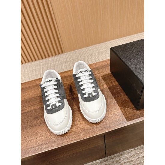 CHANEL Sneakers