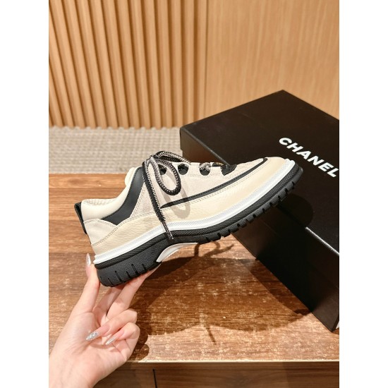 CHANEL Sneakers