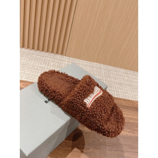  Balenciaga Slippers