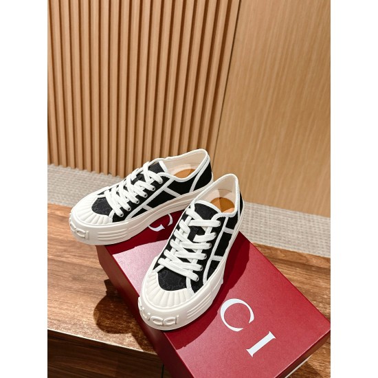 Gucci Sneakers