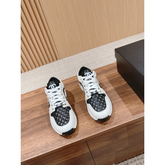 CHANEL Sneakers