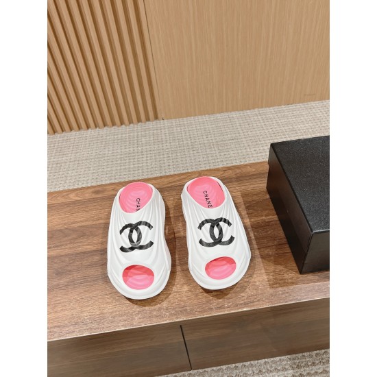 CHANEL Slippers