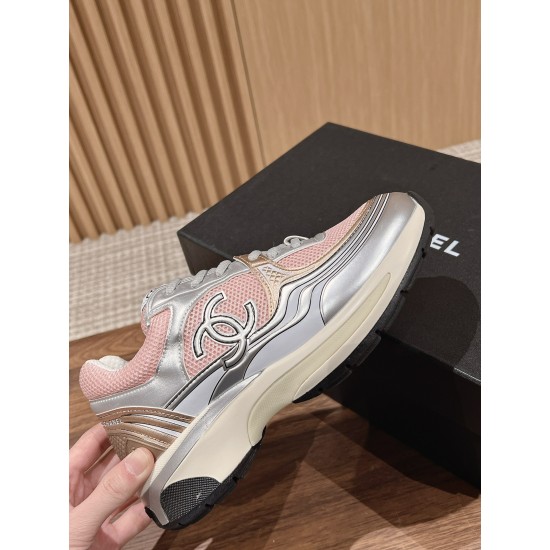 CHANEL Sneakers