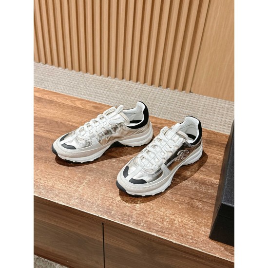 CHANEL Sneakers