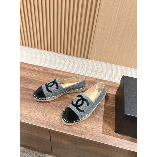 CHANEL Espadrilles
