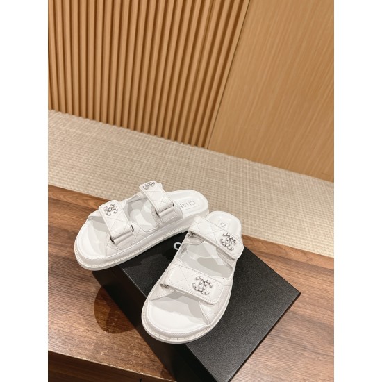 CHANEL Slippers