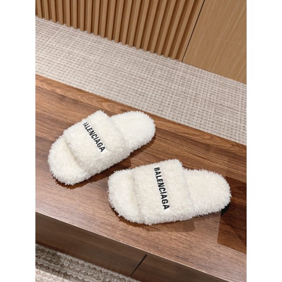  Balenciaga Slippers