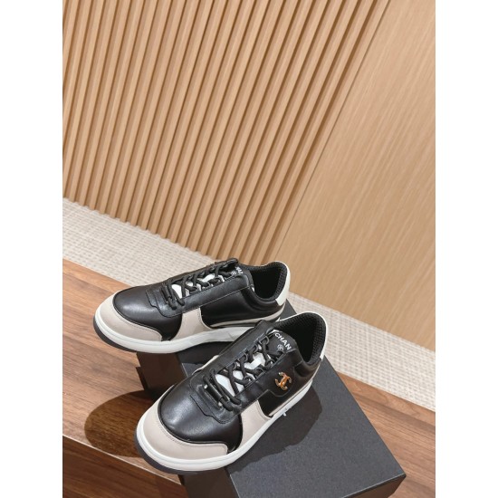 CHANEL Sneakers