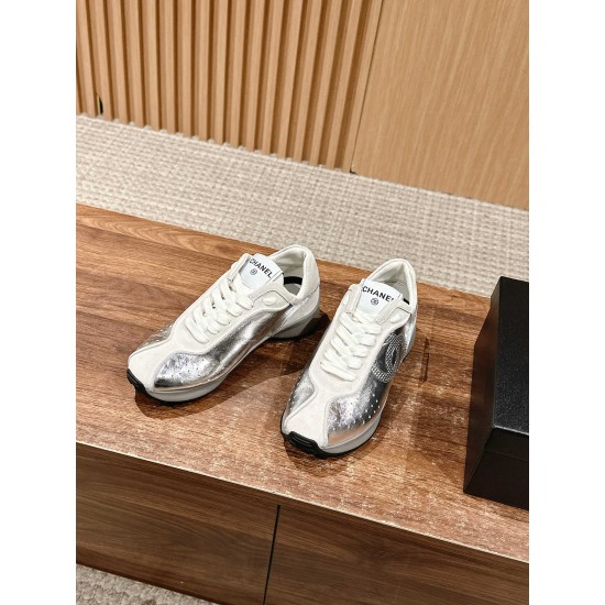 CHANEL Sneakers