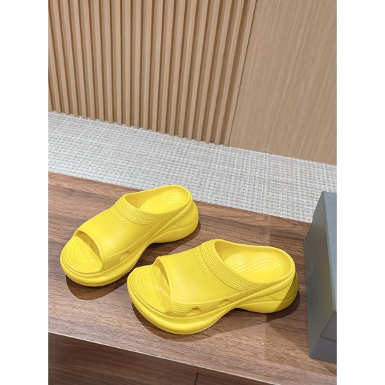  Balenciaga Slippers