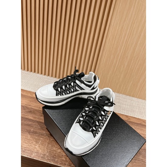 CHANEL Sneakers