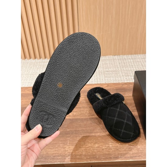CHANEL Slippers