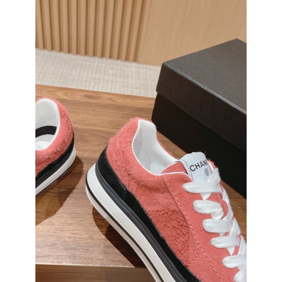 CHANEL Sneakers