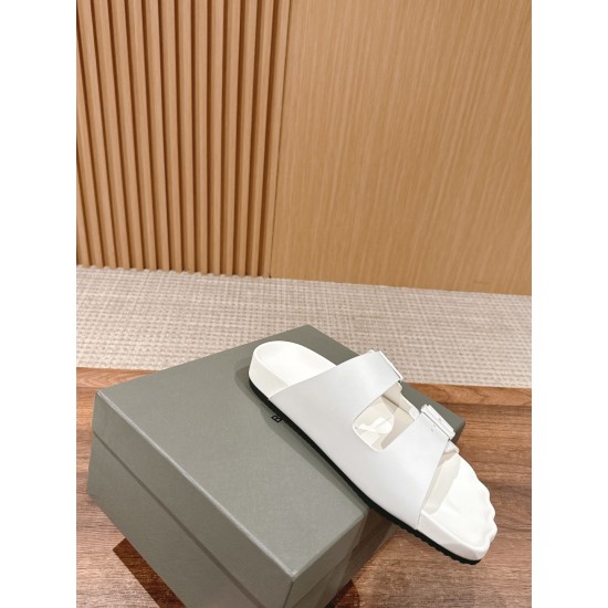  Balenciaga Slippers