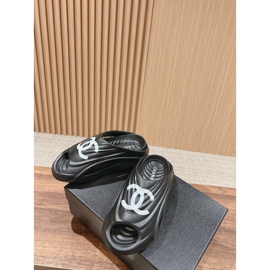 CHANEL Slippers