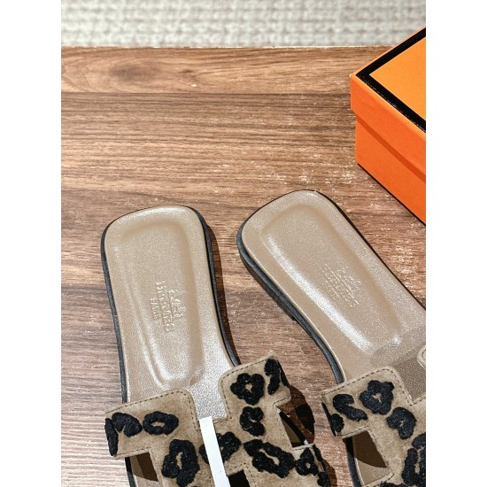 Hermes Slippers