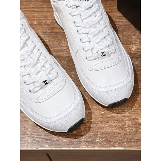 CHANEL Sneakers