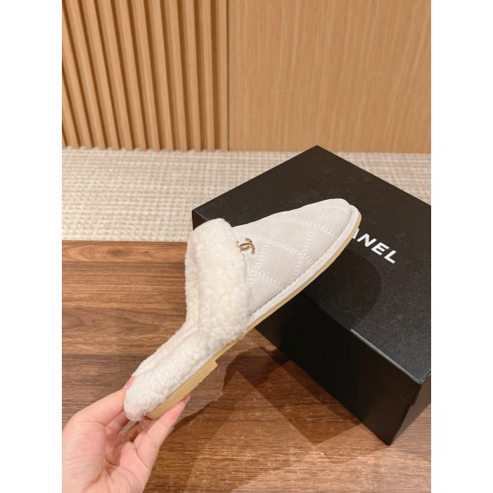 CHANEL Slippers