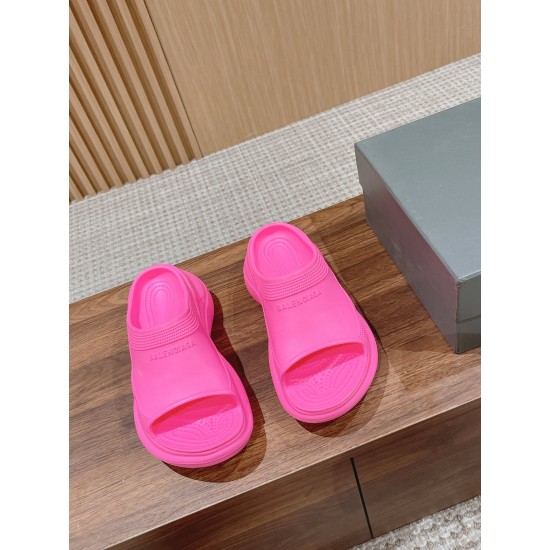  Balenciaga Slippers
