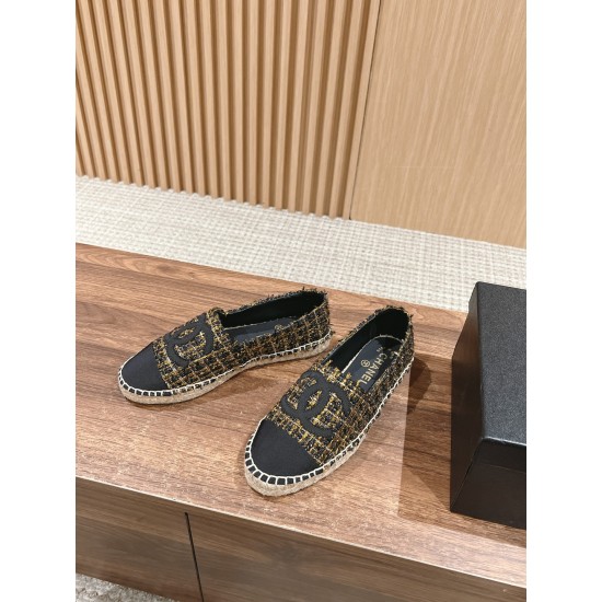 CHANEL Espadrilles