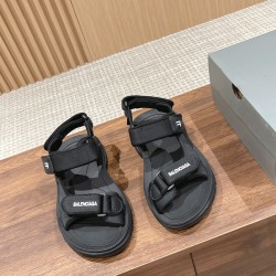  Balenciaga Slippers