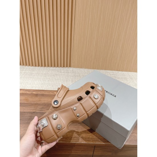  Balenciaga Slippers