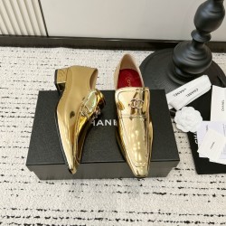 CHANEL Pumps and Slingbacks