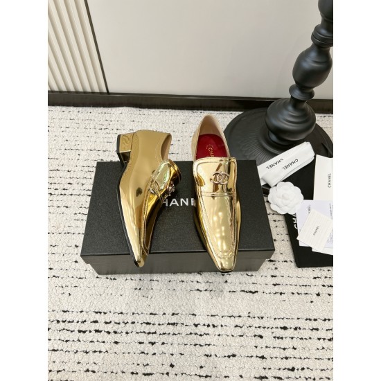 CHANEL Pumps and Slingbacks
