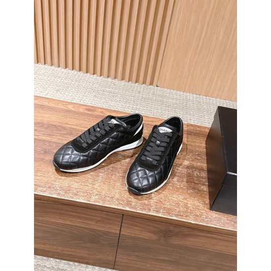 CHANEL Sneakers