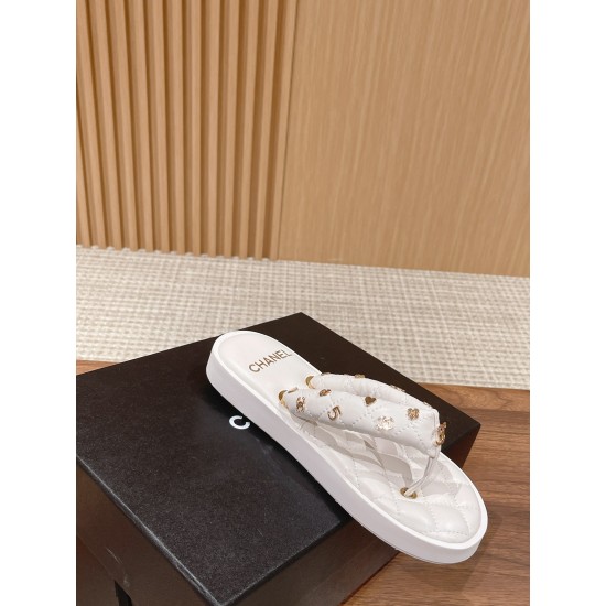 CHANEL Slippers