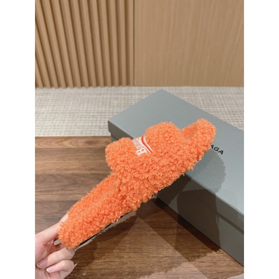  Balenciaga Slippers