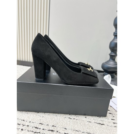 CHANEL Pumps and Slingbacks