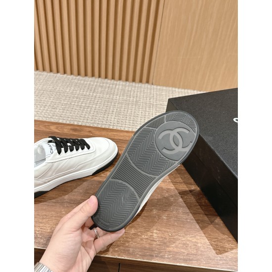 CHANEL Sneakers