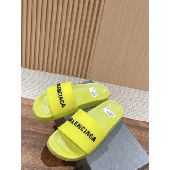  Balenciaga Slippers