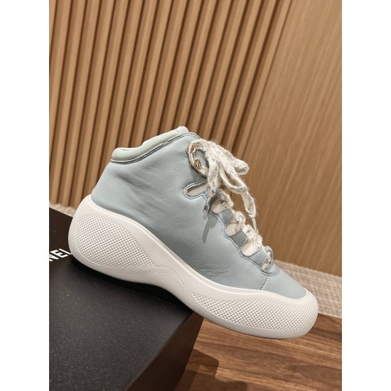 CHANEL Sneakers