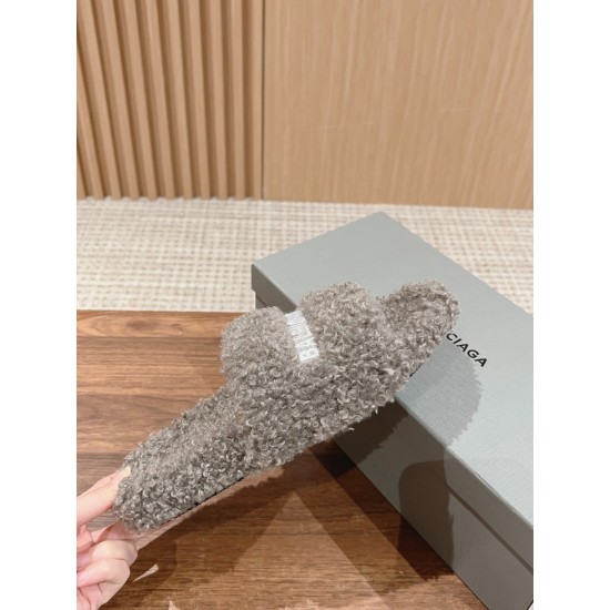  Balenciaga Slippers
