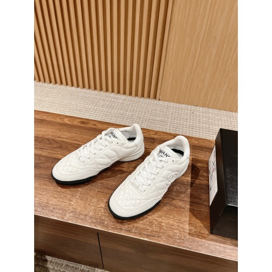 CHANEL Sneakers