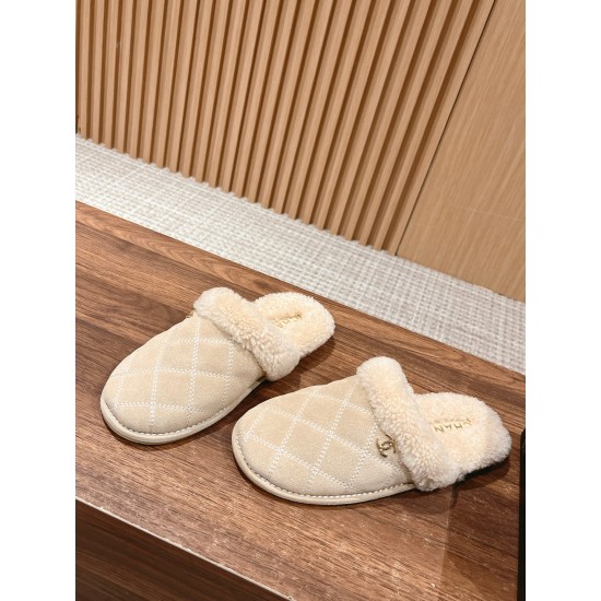 CHANEL Slippers