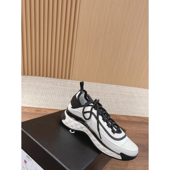 CHANEL Sneakers