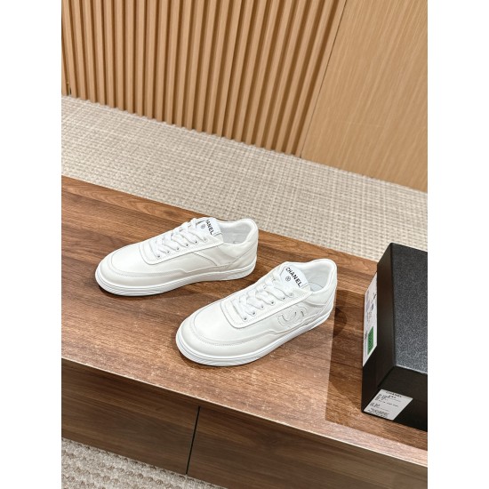 CHANEL Sneakers
