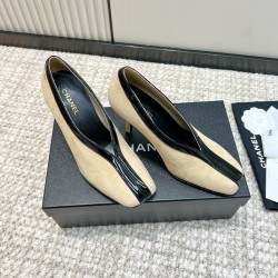 CHANEL Pumps and Slingbacks