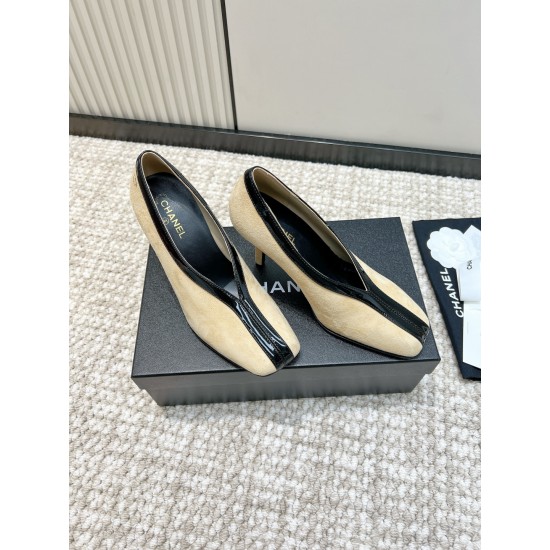 CHANEL Pumps and Slingbacks