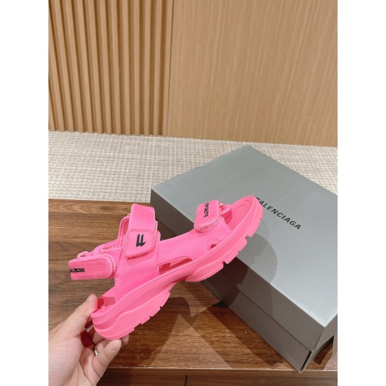  Balenciaga Slippers