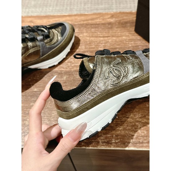 CHANEL Sneakers