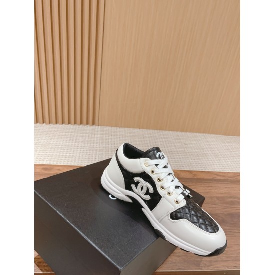 CHANEL Sneakers