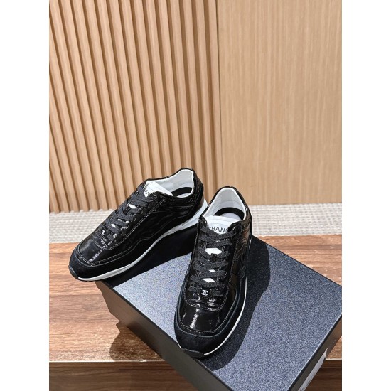 CHANEL Sneakers